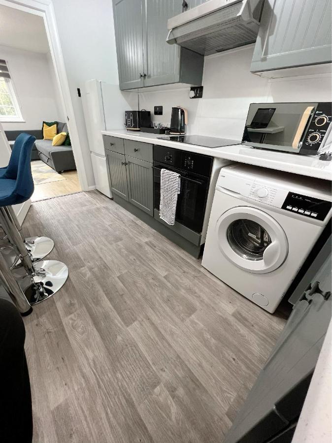 Stunning Apartment In Beckton With Private Entrance London Bagian luar foto