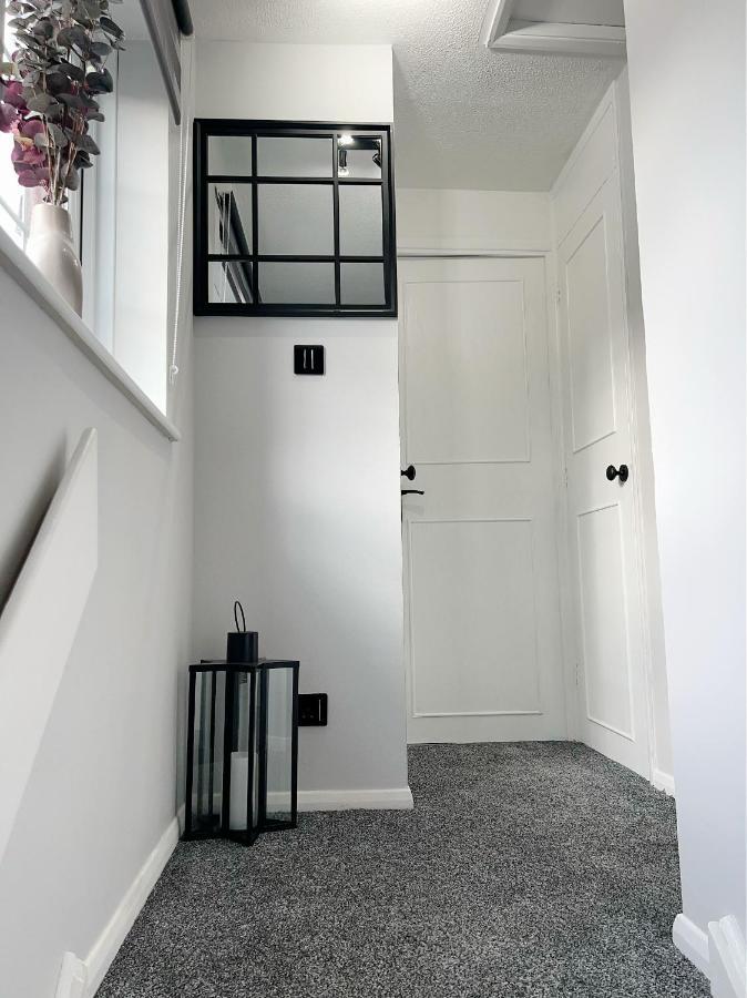 Stunning Apartment In Beckton With Private Entrance London Bagian luar foto
